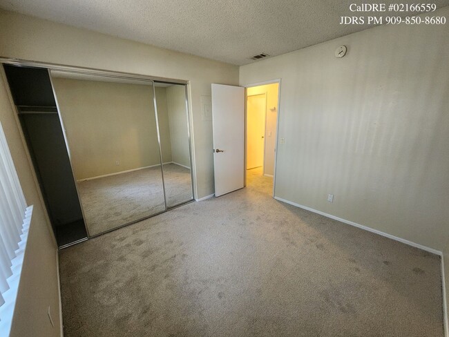 Building Photo - Ontario 2 Bedroom Condo