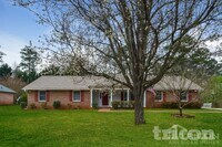 Building Photo - 2815 Club Forest Dr SE