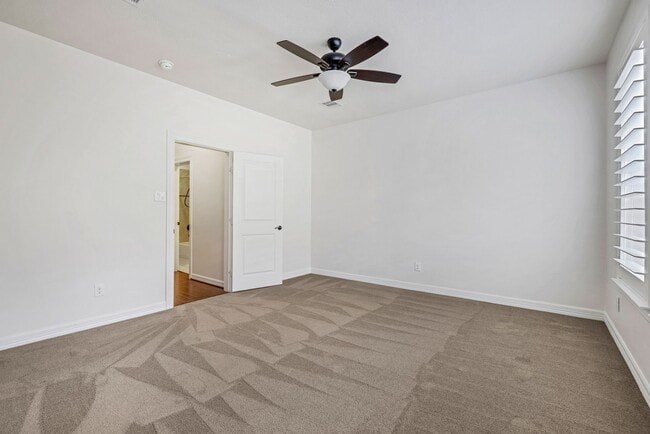 Building Photo - 12 Tassia Ln