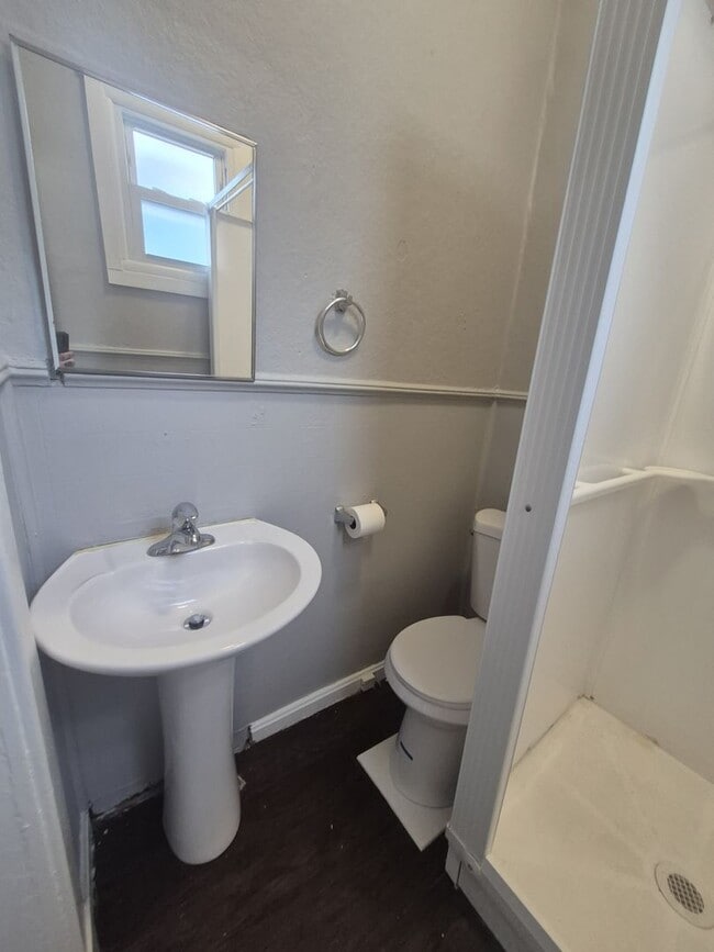 Building Photo - 1822 Pearl St