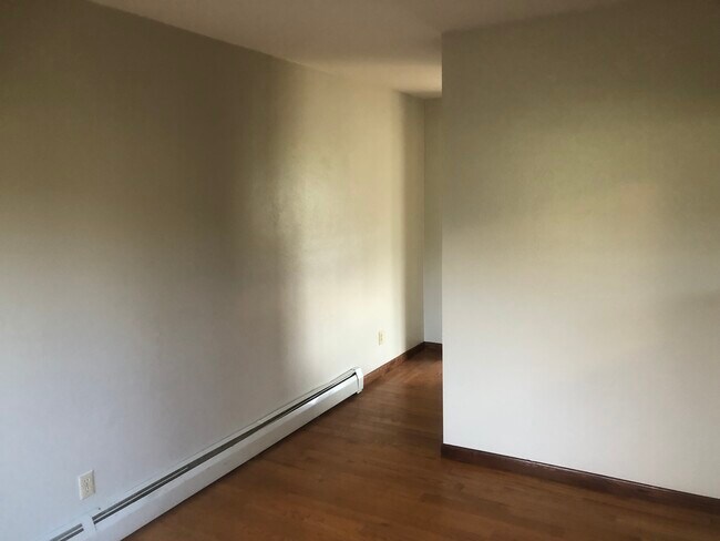 Building Photo - 213 Frey Ave