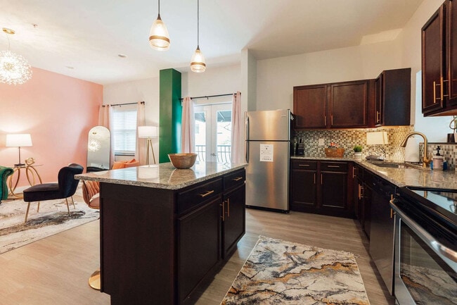 Building Photo - 202 E Main St