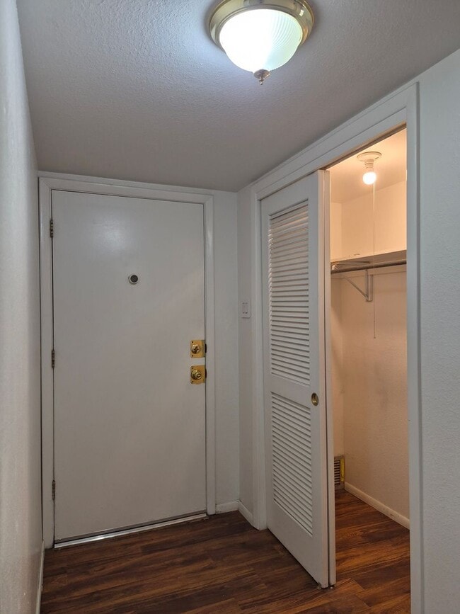 Building Photo - AFFORDABLE!!!