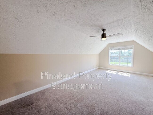 Building Photo - 117 Moorea Dr