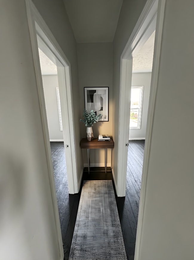 Building Photo - 3860 E 72nd St