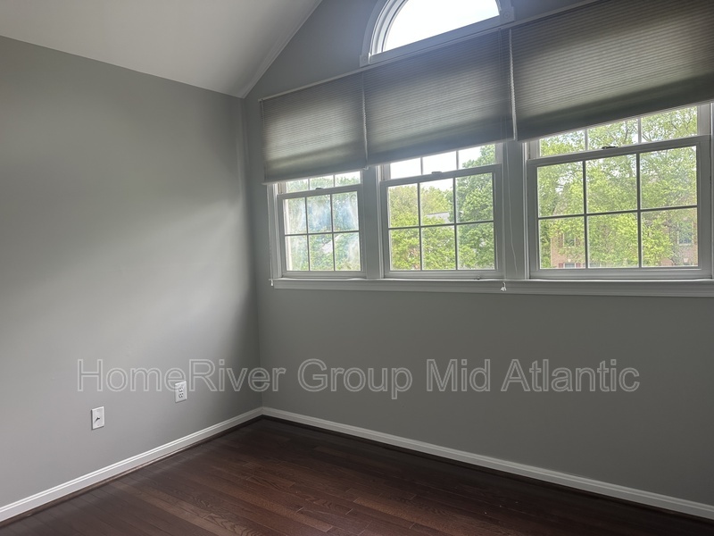Building Photo - 8308 Holly Haven Ln