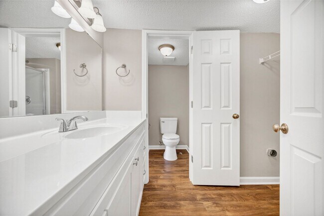 Building Photo - bg0716