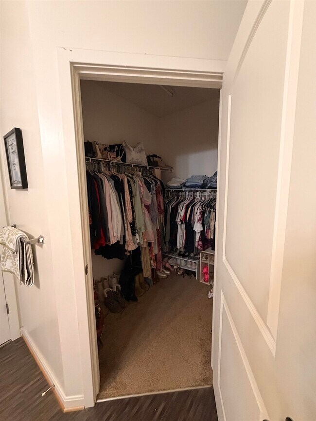 Building Photo - 106 Community Way
