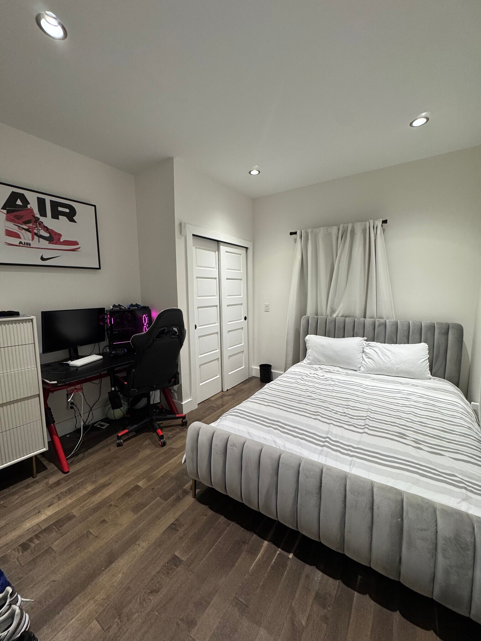 2nd bedroom - 253 35th Ave N
