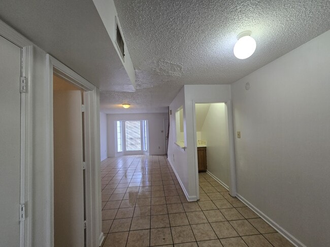 Building Photo - 116 Oak Ridge Ave