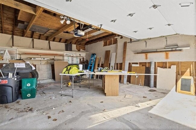 Building Photo - 45 Marsden Rd