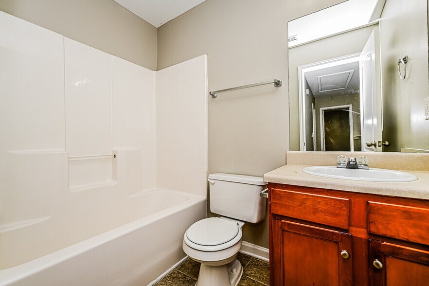 Building Photo - 5792 Castlebrook Dr