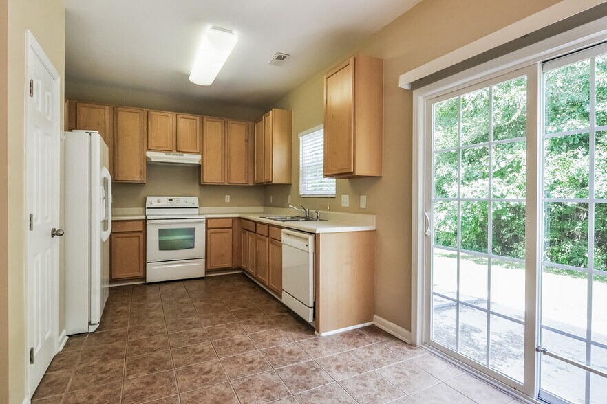 Building Photo - 708 Calavaras Ln