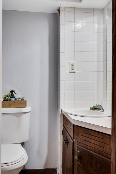 Building Photo - 2015 Wood St