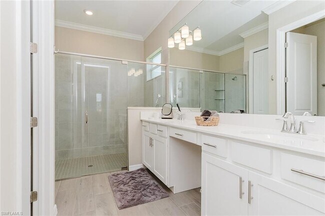 Building Photo - 5856 Sunningdale St