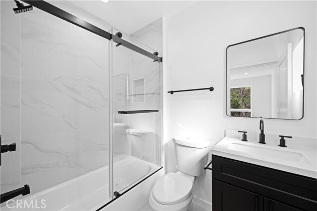 Building Photo - 1340 N Kingsley Dr