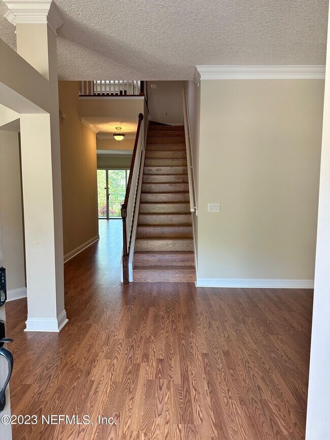 Building Photo - 1439 Barrington Cir