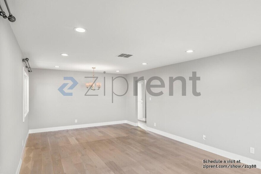 Building Photo - 2435 Denevi Dr