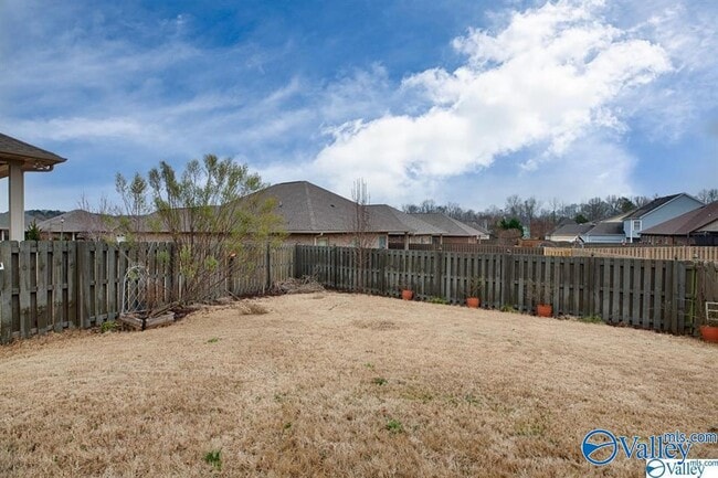 Building Photo - 325 Acorn Grove Ln SW
