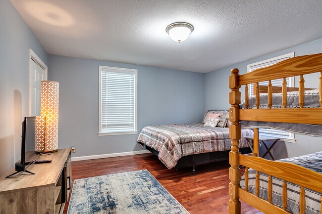 Building Photo - 507 Cambridge St