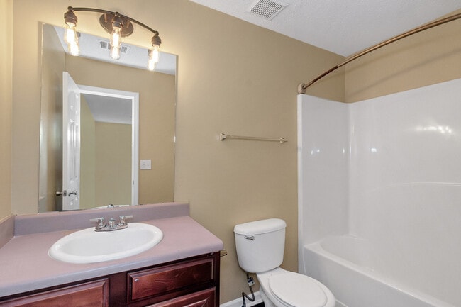 Building Photo - 65 Oak Manor Dr