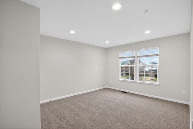 Building Photo - 108 Pollen Dr