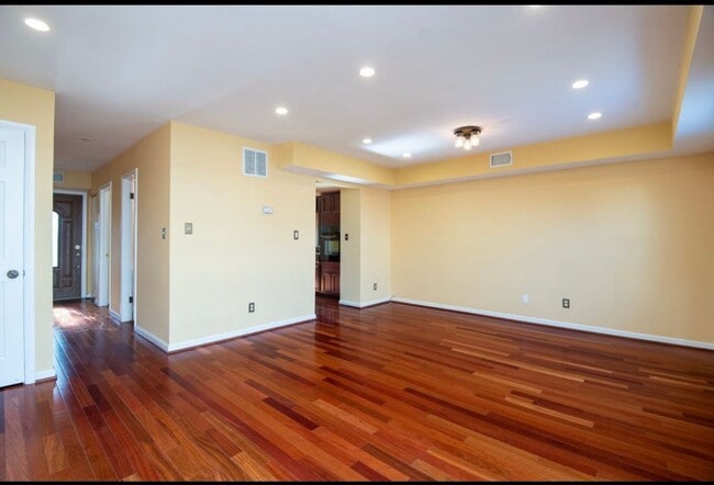 Building Photo - OPEN HOUSE - Saturday August 9th - 3bd 2.5...