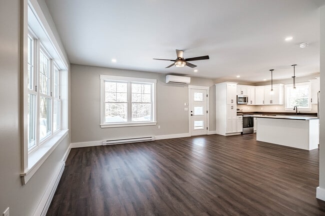 Building Photo - Highland Duplex