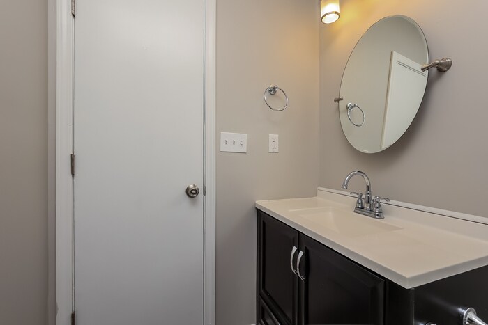 Building Photo - 249 Cranklen Cir