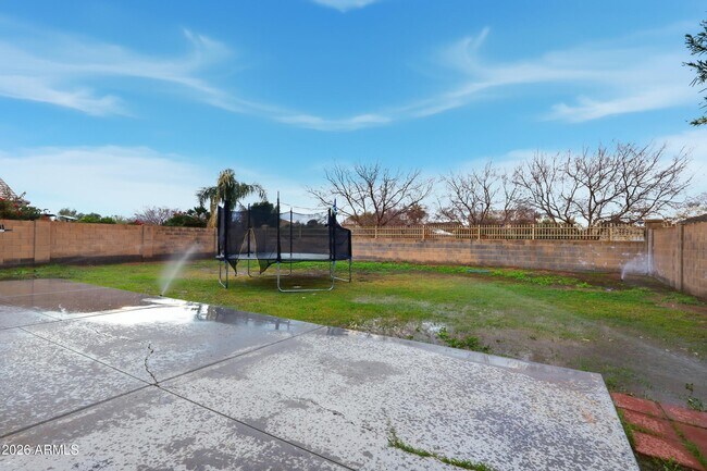 Building Photo - 1537 E Bowman Dr