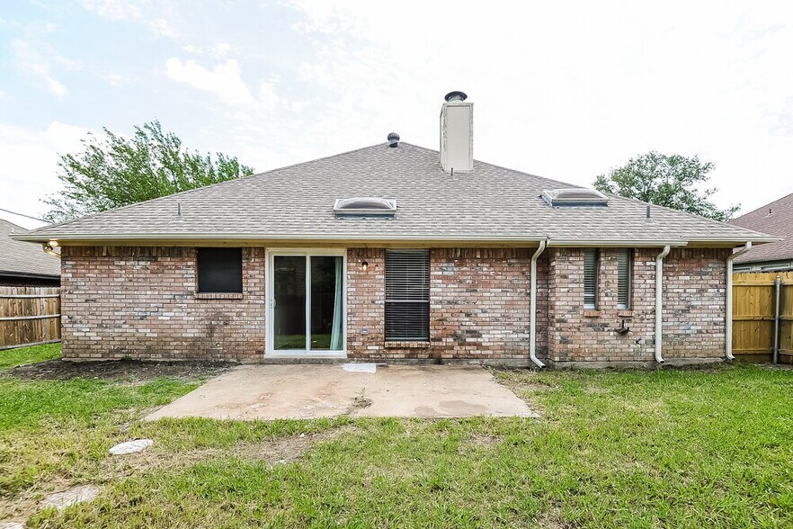 Building Photo - 6504 Running Creek Dr