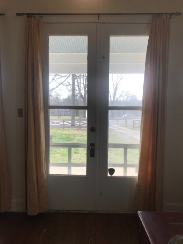 Building Photo - 400 W Main St