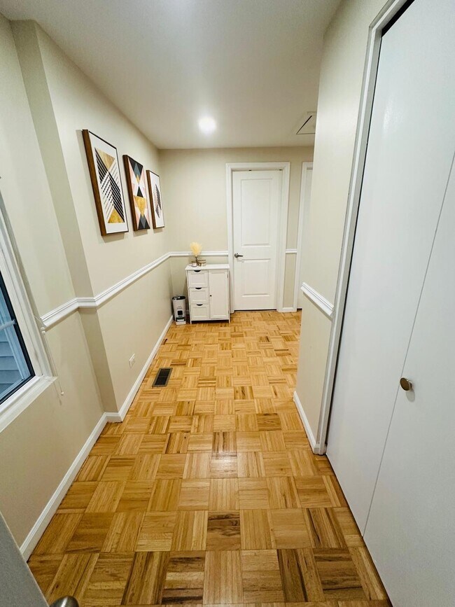 Building Photo - 2062 Danbury Pl