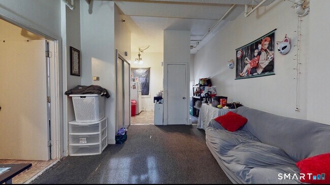 Building Photo - 666 Main St