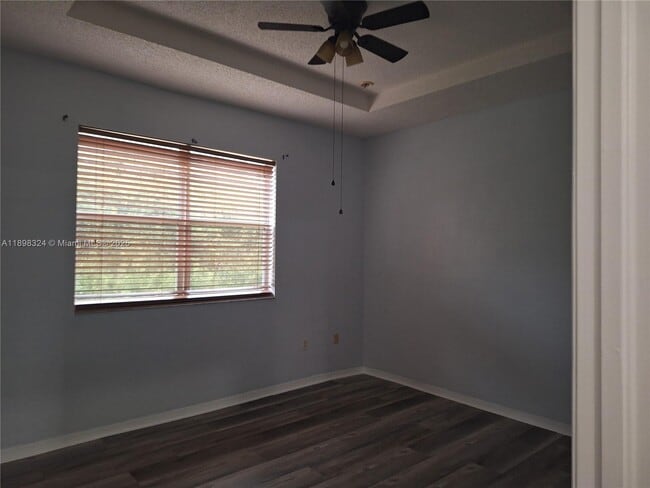 Building Photo - 2318 NE 42nd Cir