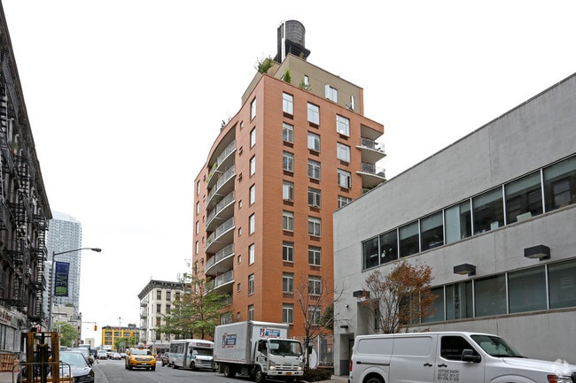 Building Photo - 38Nine