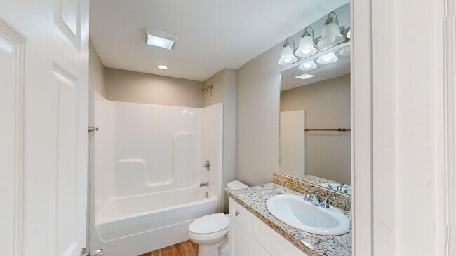 Building Photo - 2 Bed/2 Bath Condo in Pigeon Forge, TN Available Now!