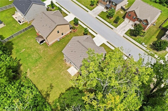Building Photo - 3132 Hawthorn Farm Blvd