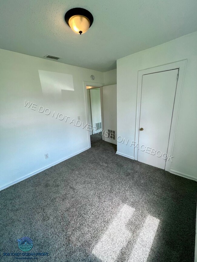 Building Photo - 2104 Evergreen Ave