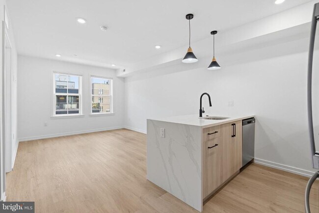 Building Photo - 209 New St