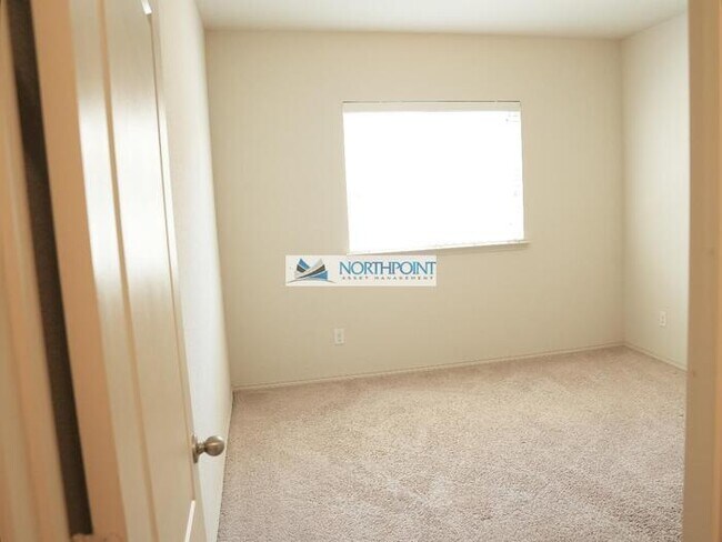 Building Photo - Charming 3 beds 3 baths in Denton!