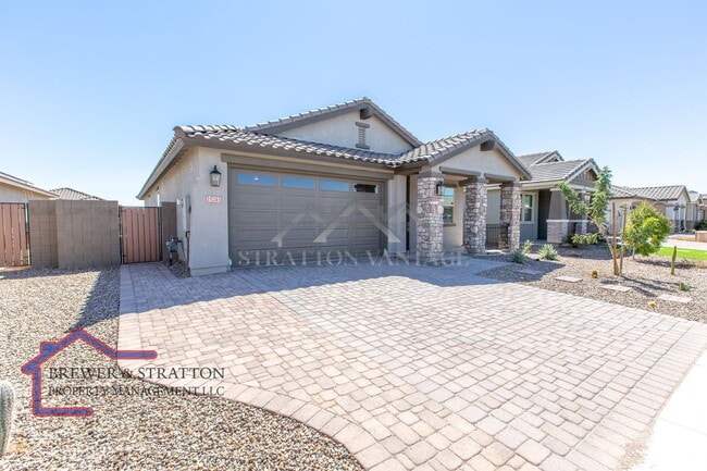 Building Photo - 15243 W Latham St