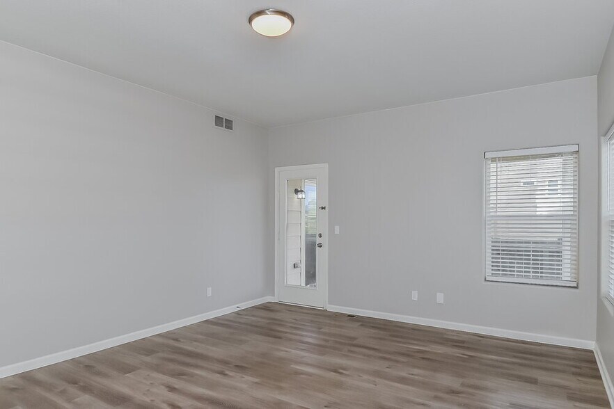 Building Photo - 2370 Spring Blossom Dr
