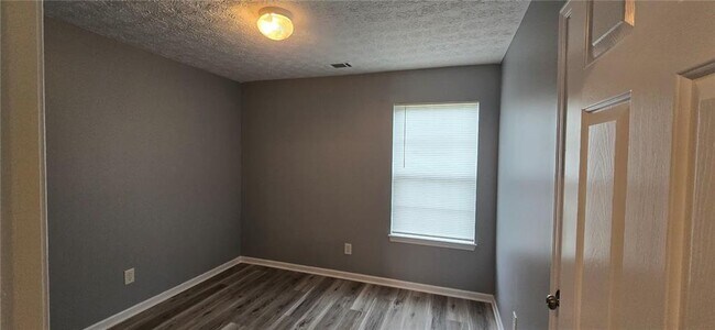 Building Photo - 455 Hulan Way