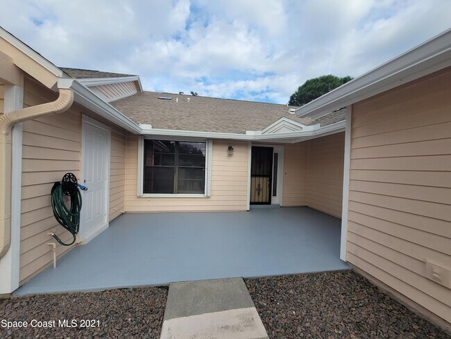 Building Photo - 912 Ridge Lake Dr