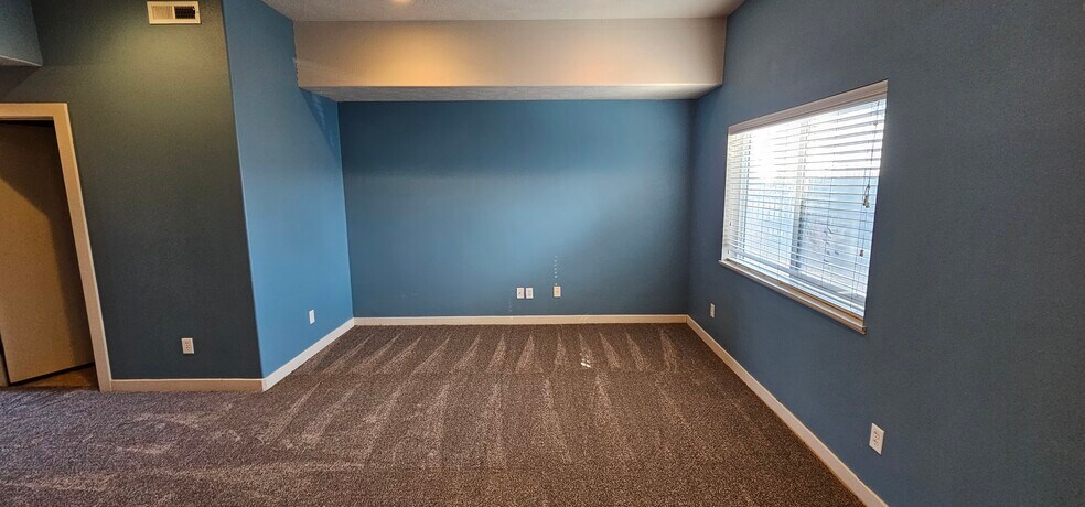 Building Photo - 725 S 200 W