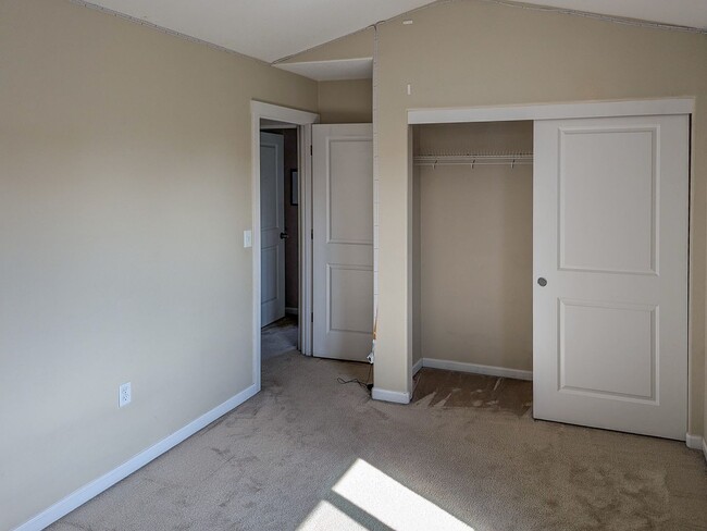 Building Photo - 1382 Glacier View St SE