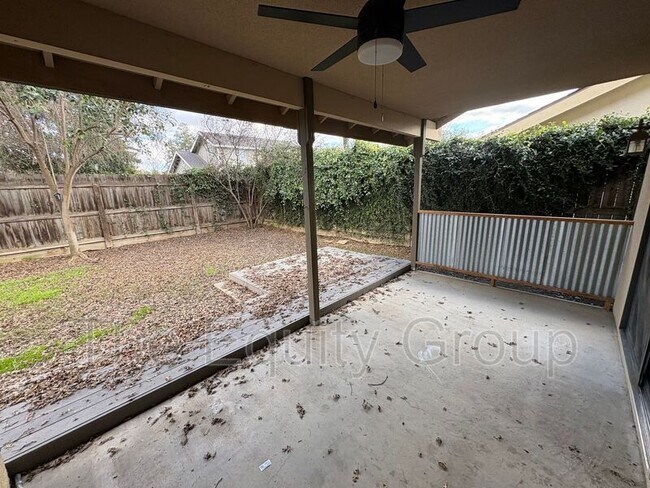 Building Photo - 644 N Atwood St