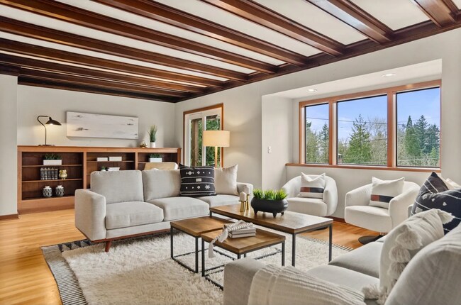 Building Photo - Stunning Portland Home with Open Floor Plan, Gourmet Kitchen, and Spa-Like Bathroom!