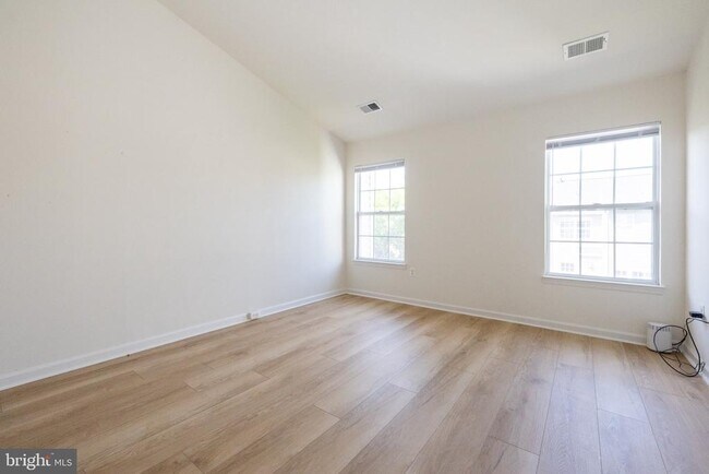 Building Photo - 2456 Covered Wagon Ct